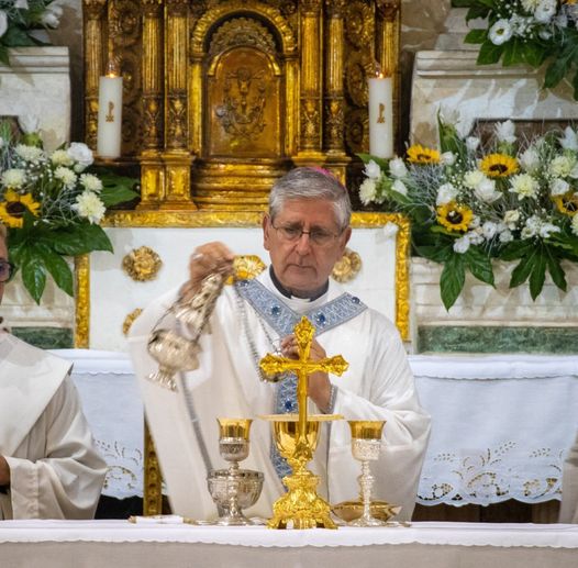 Il nostro Vescovo Fernando è sacerdote da 46 anni. Nel giorno dell'anniversario ...